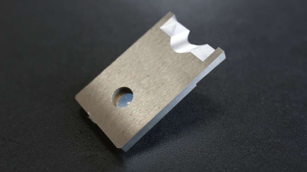 スリットブレード